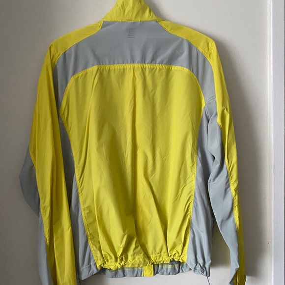 🌿 Yellow Grey Windbreaker - Picture 2 of 2